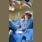 Gilberson Wanderley Silva destaca que a nova tendência na cirurgia plástica busca resultados naturais que respeitam a essência de cada pessoa.